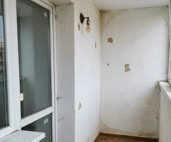 Стіна до поклейки панелей